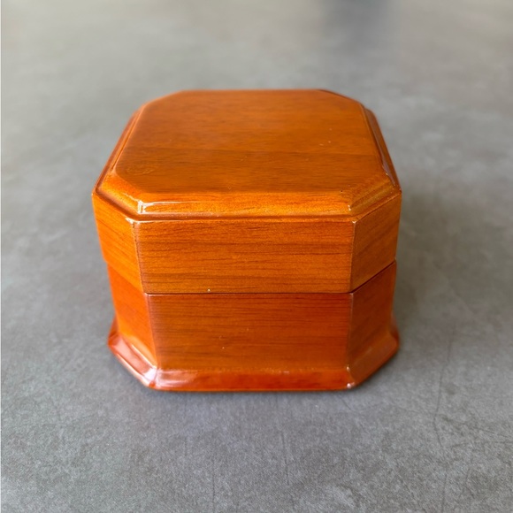 🌷Sale🌷 Beautiful Hexagon Solid Wood Jewelry Box for Earring Cufflink - Picture 1 of 9